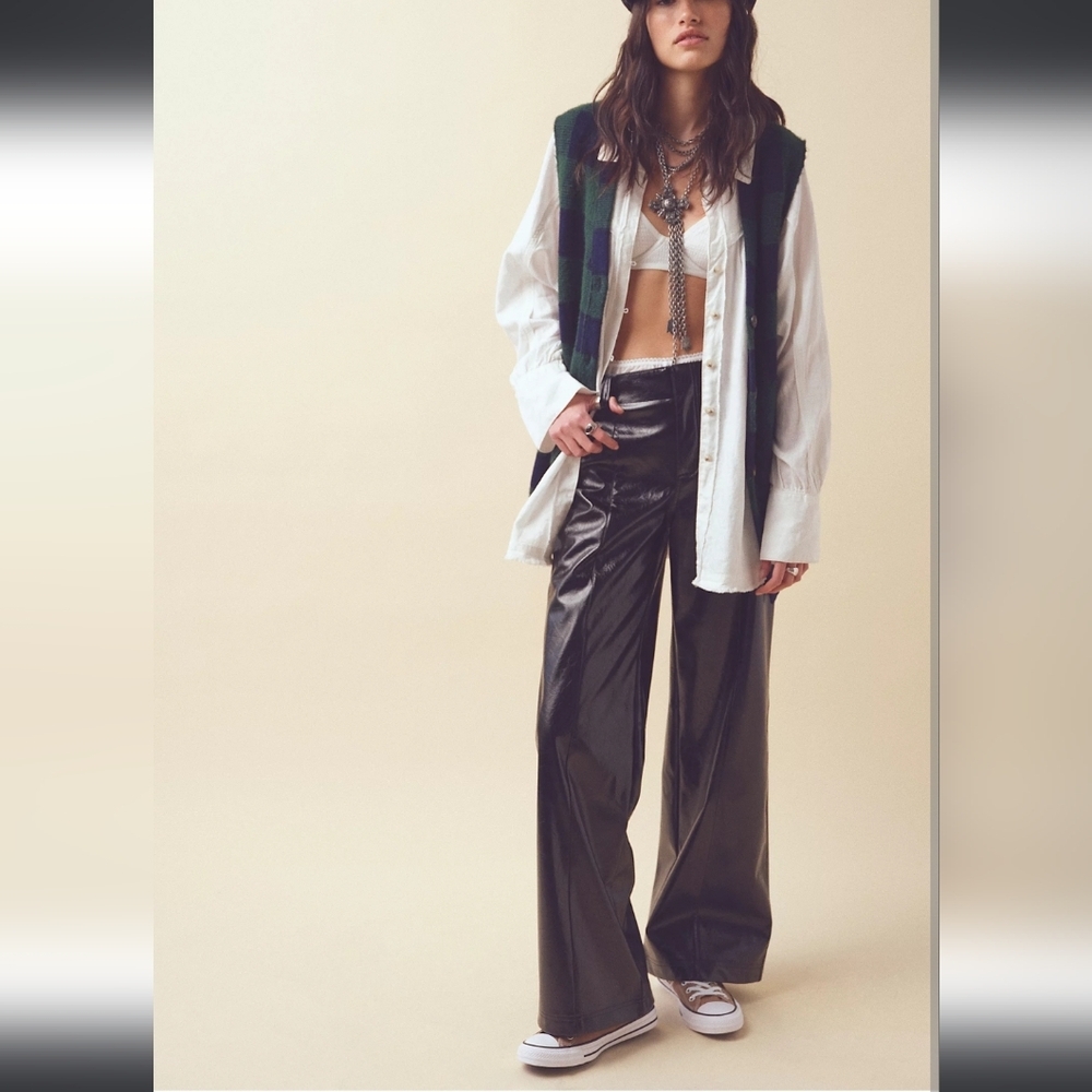 Free people Star-Crossed Lovers Vegan Straight-Leg Pants in Black size 2
